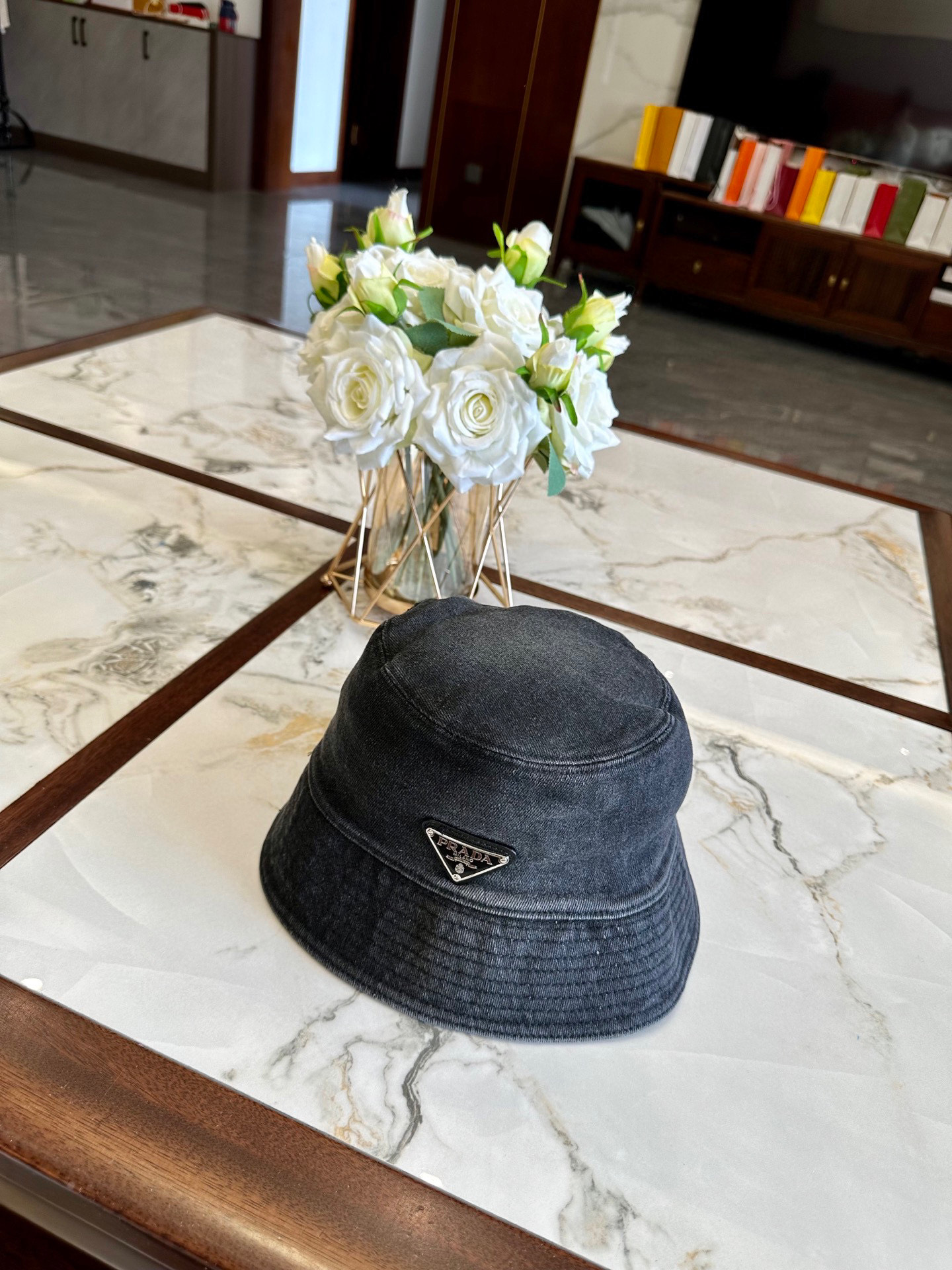 prada hat model 25